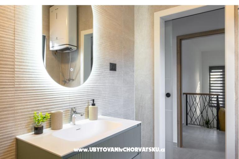 Maison s pogledom na more Antivo – foto 20