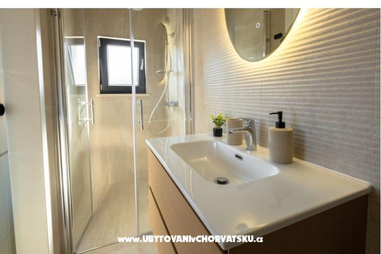 Maison s pogledom na more Antivo – foto 26
