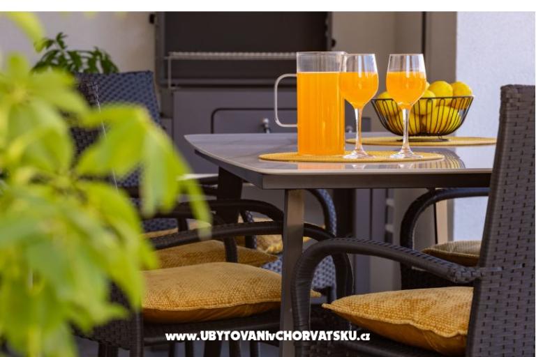 Maison s pogledom na more Antivo – foto 41