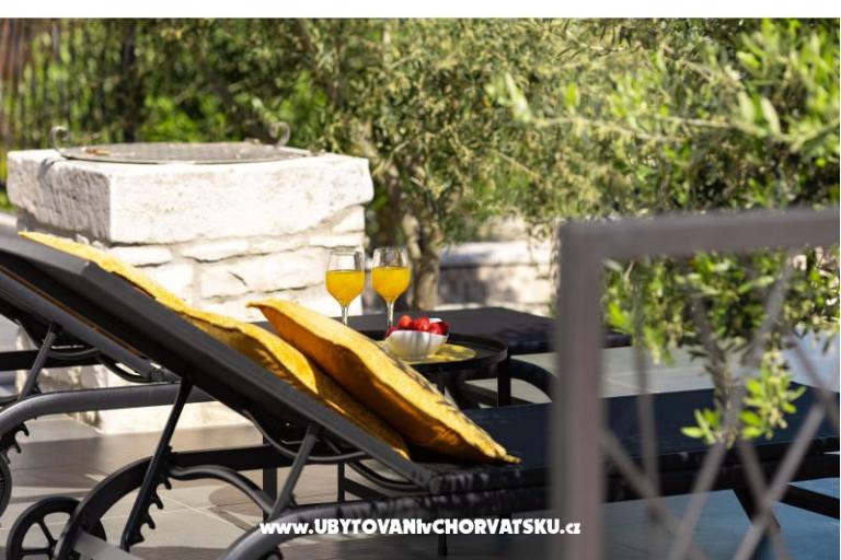 Maison s pogledom na more Antivo – foto 47
