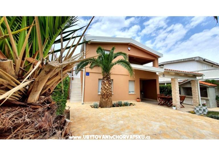 Happy Pineapple Appartements Vir – foto 3