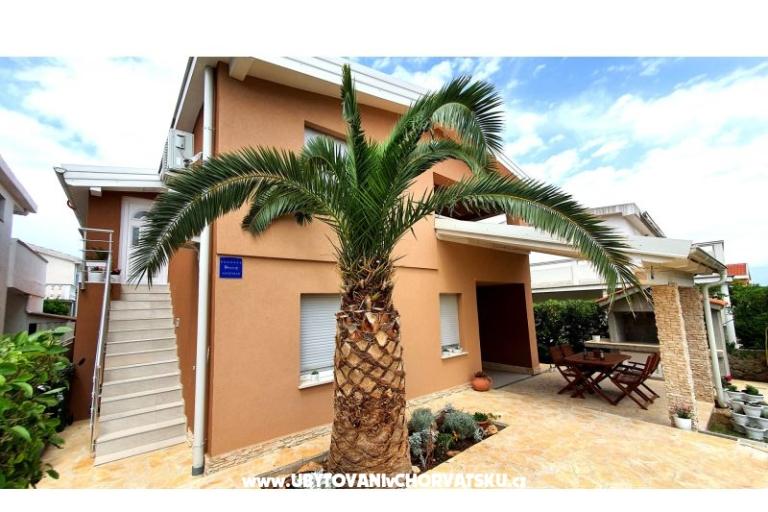 Happy Pineapple Appartements Vir – foto 5