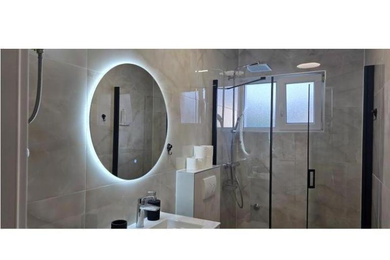 Appartement Luxe Holiday Home – foto 18